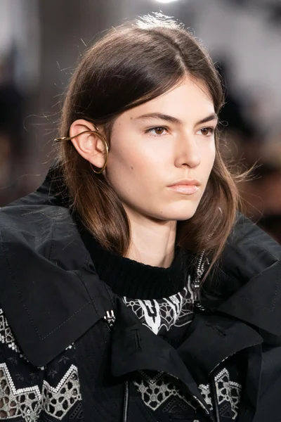 Look 24